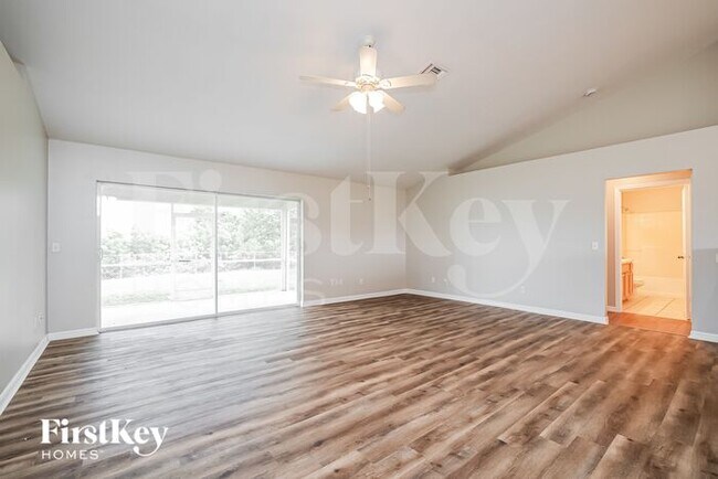 Foto del edificio - 2516 NW 8th Pl