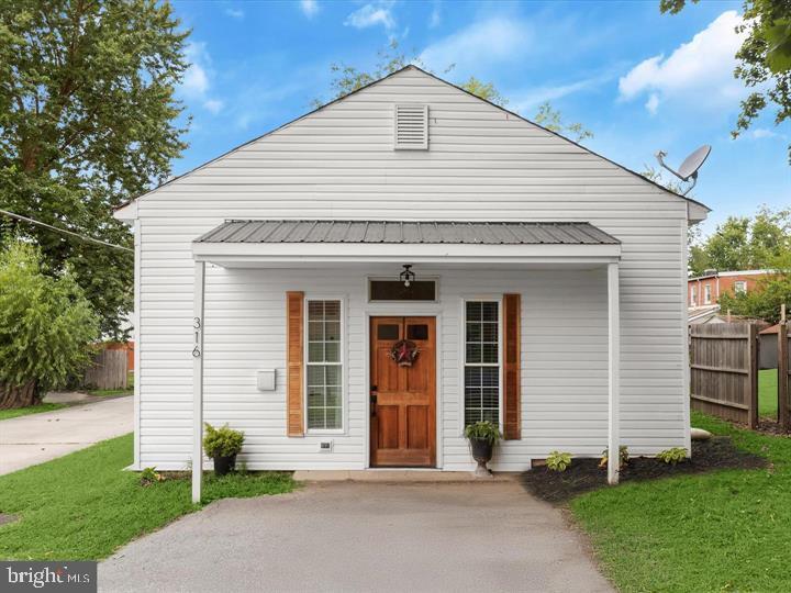 Foto principal - 316 S Adams St