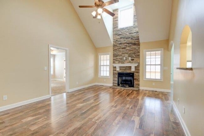 Building Photo - 3746 Silver Fox Ct