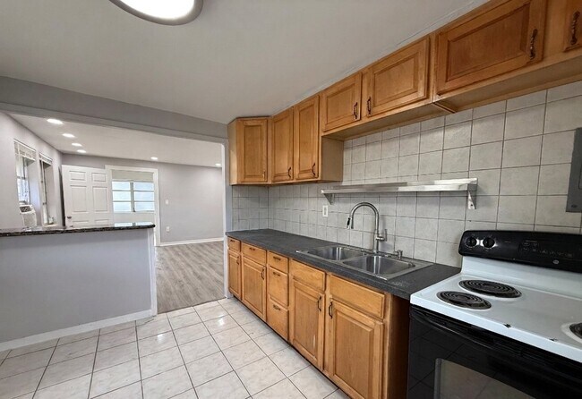 Foto del edificio - 5607 Polk St