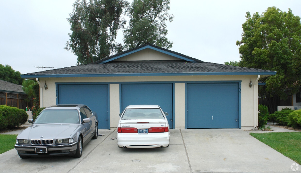 Building Photo - 1650-1652 Merriton Ct