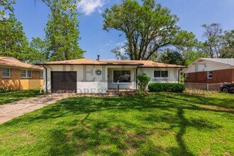 Building Photo - 416 Alexander Dr