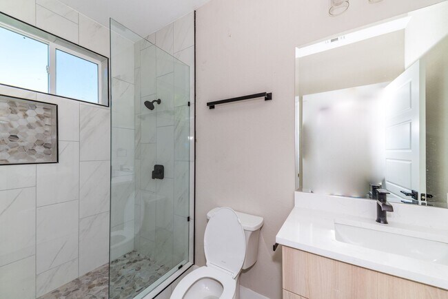 Foto del edificio - LUXURY ALAMO HEIGHTS TOWNHOME