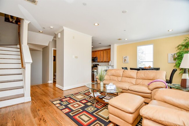 Building Photo - 3001 Murworth Dr