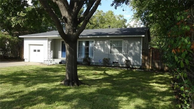 Photo - 2211 Muret St House