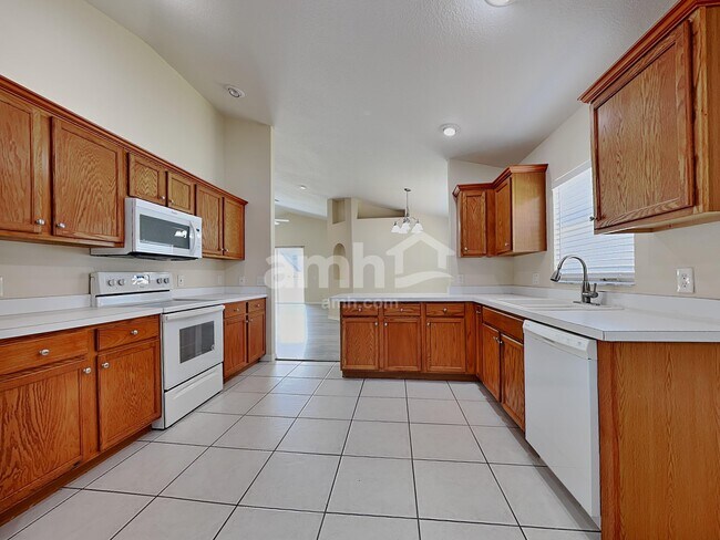 Foto del edificio - 3607 Harvest Orchard Dr