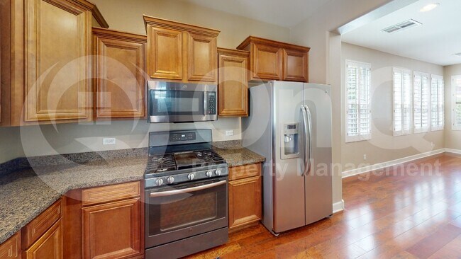 Foto del edificio - 1316 S Martingale Rd