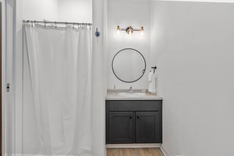 Foto del edificio - 1360 American Dr