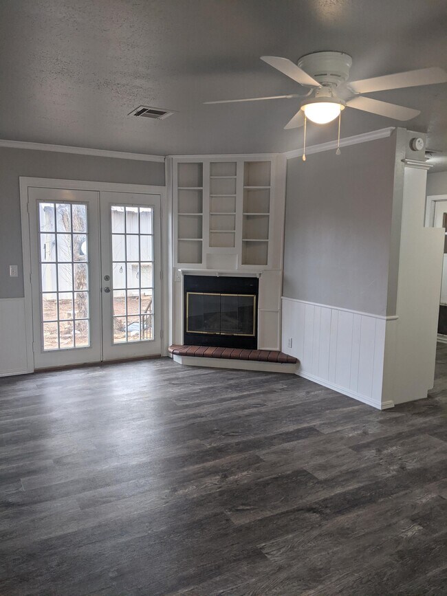 Building Photo - 700 NW 90th St