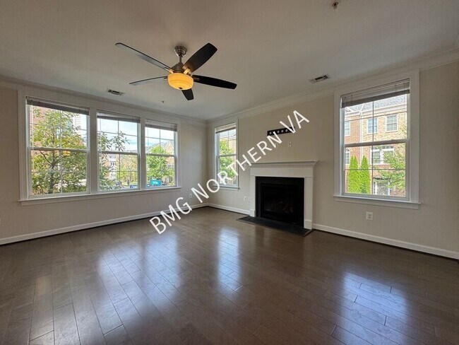 Foto del edificio - 13740 Endeavour Dr