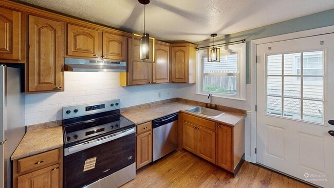 Building Photo - 107 A Chester St