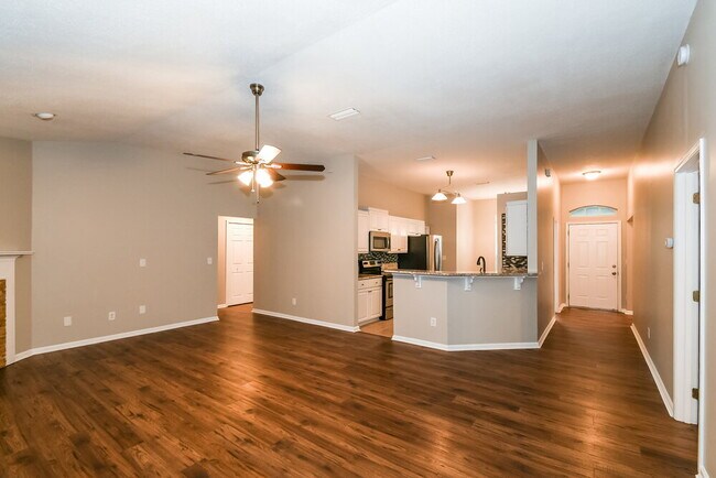 Foto del edificio - 3701 Woodbriar Dr