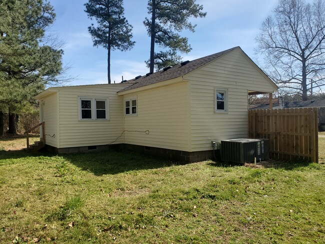 Building Photo - 2125 Carrsville Hwy
