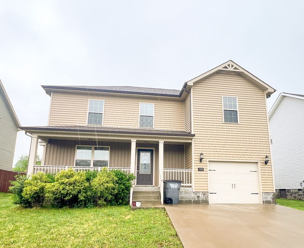 Primary Photo - 4 Bedroom 3 Bathroom Home