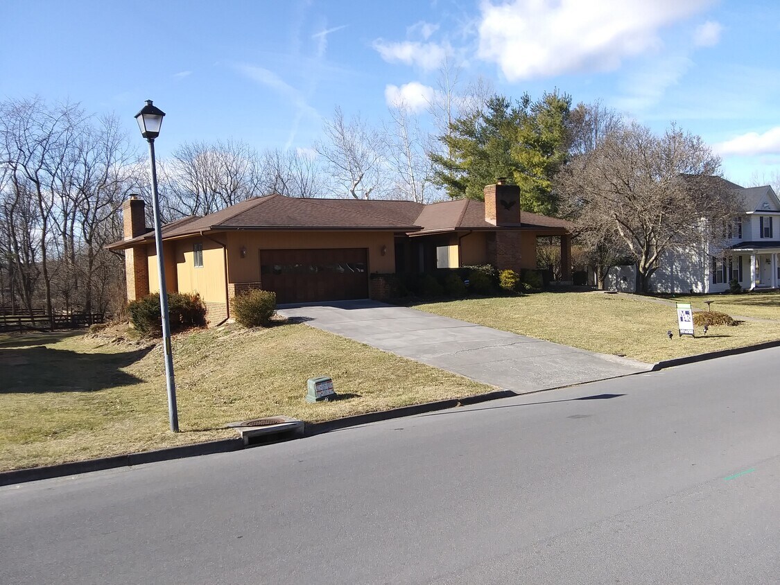 1724 Handley Ave, Winchester, VA 22601 House Rental in Winchester, VA