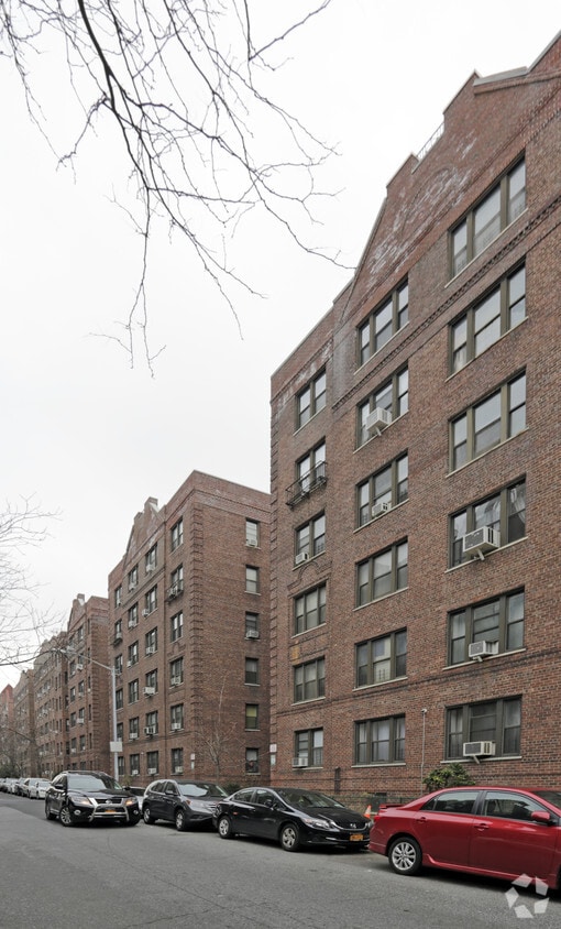 3543 84th Street - 3543 84th St