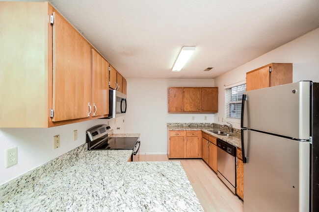 Building Photo - 5378 Milhouse Rd