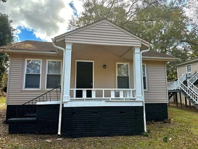 Foto del edificio - 111 Woodlawn Ave