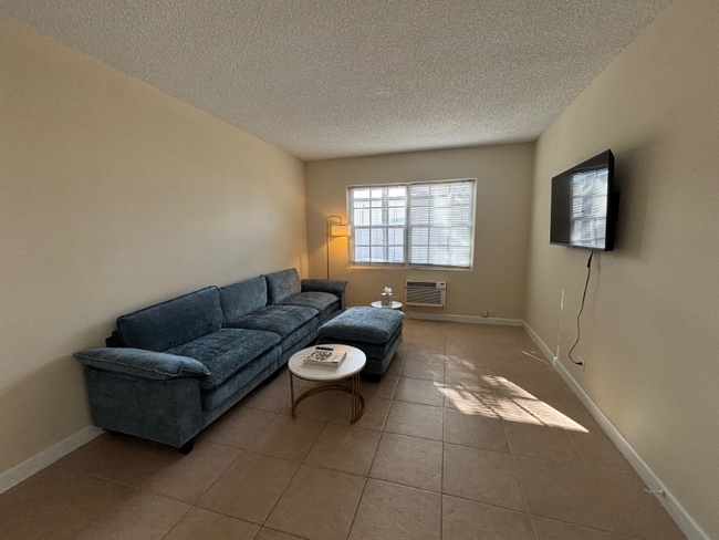 Building Photo - 224 Conniston Rd