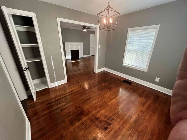 Foto del edificio - 1509 Buena Vista Cir SE
