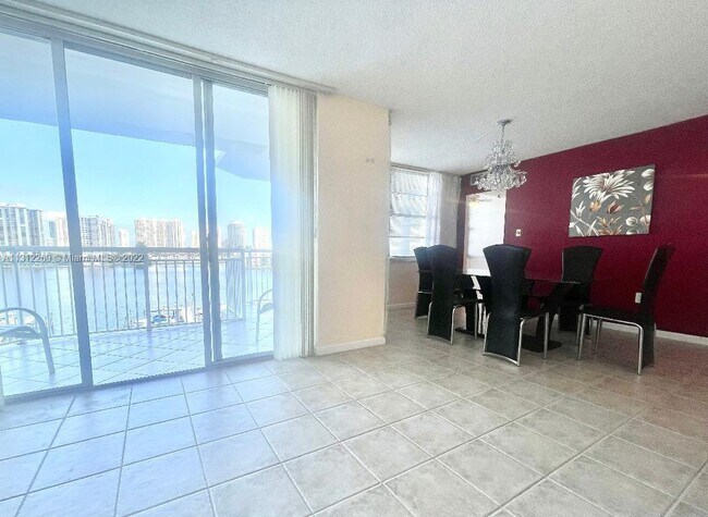 Foto del edificio - 18041 Biscayne Blvd