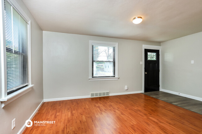 Building Photo - 10441 Canter Way