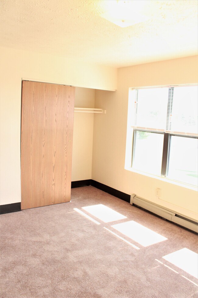 Building Photo - Parkstead City Center