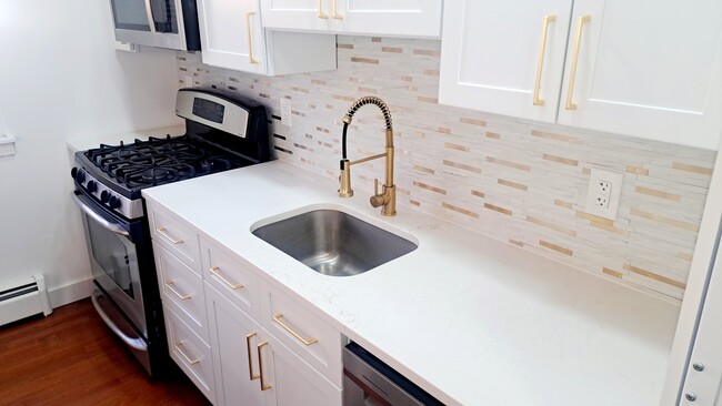 Kitchen - 2467 Route 10 E