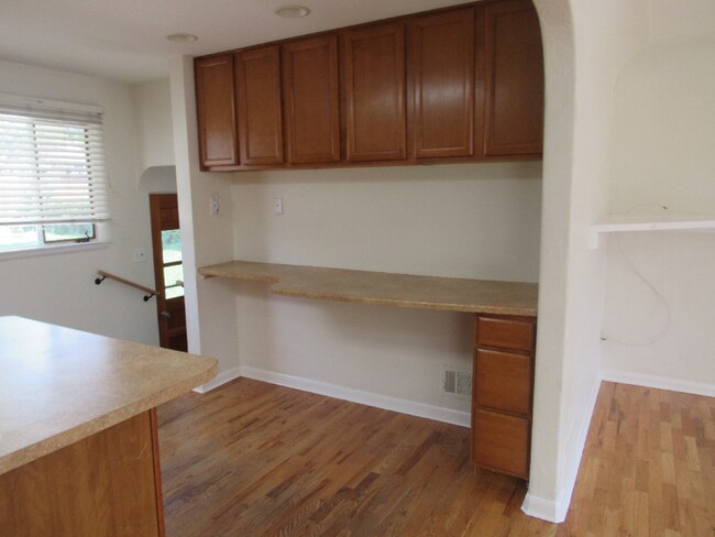 Building Photo - 615 N 31st St