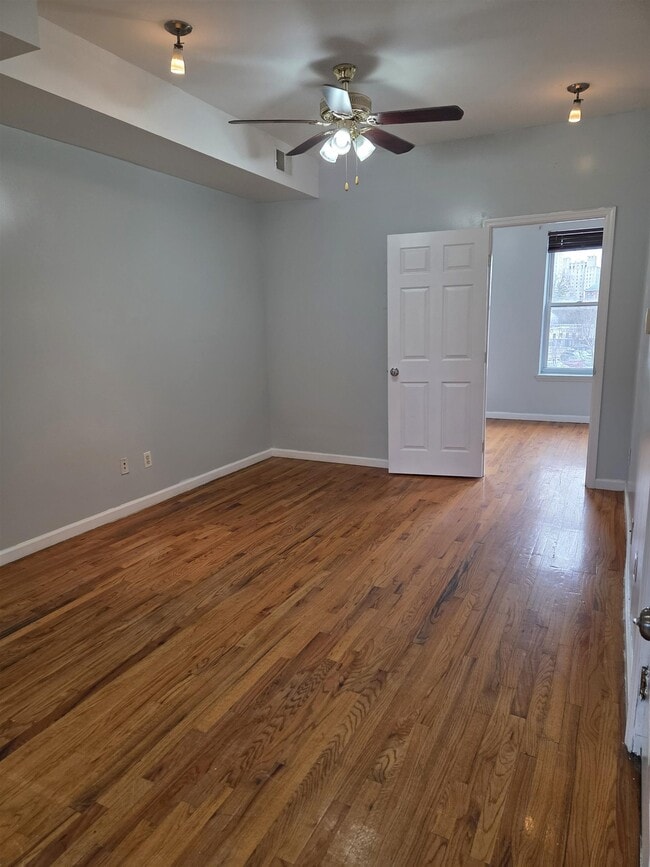 Building Photo - 693 BERGEN Ave