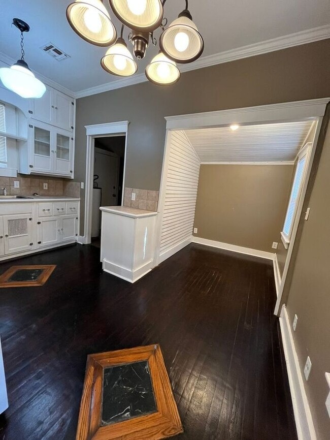 Foto del edificio - Studio Cottage located in Aurora Addition of NW OKC