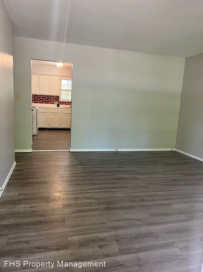 Building Photo - 3 br, 2 bath House - 1576 E Walnut Lawn