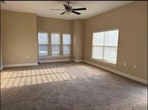 Building Photo - 2684 Hibiscus Way