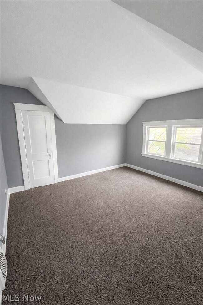 Foto del edificio - 13605 Gainsboro Ave