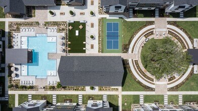 Building Photo - The Oak at Katy Park