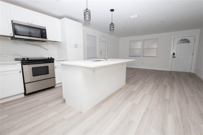 Building Photo - 2070 W Airport Blvd
