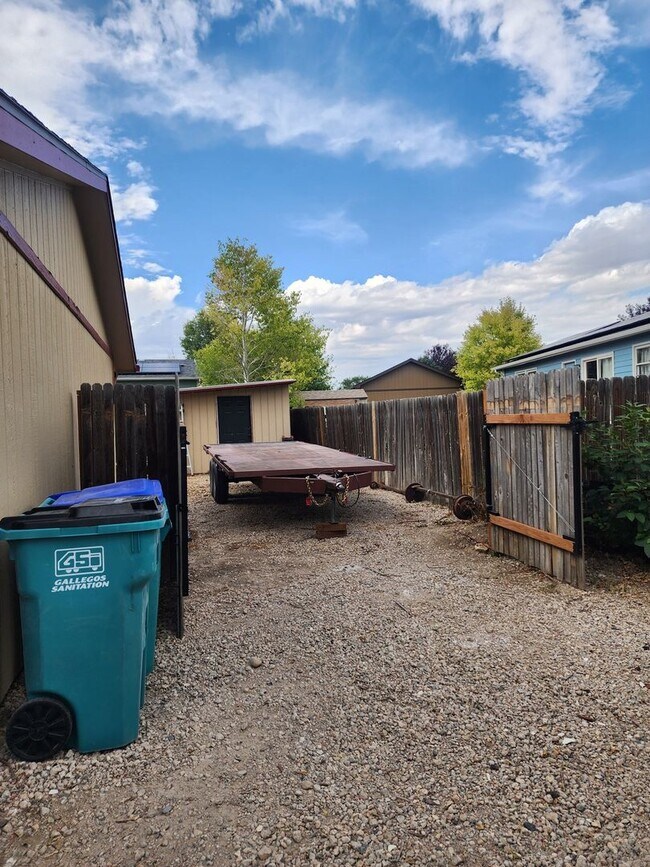 Foto del edificio - 2 Bedroom 1 Bathroom Single Family Home in...