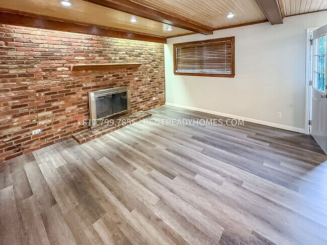 Foto del edificio - 1304 Blanton Dr