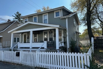Building Photo - 433 Crestview Rd