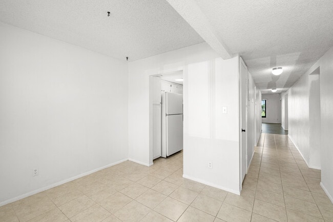 Foto del edificio - 760 S Brevard Ave