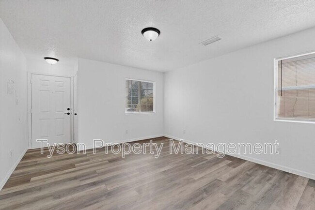 Foto del edificio - 10339 Vendaval Ave NW