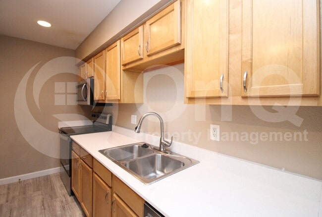 Foto del edificio - 1130 E Butler Dr