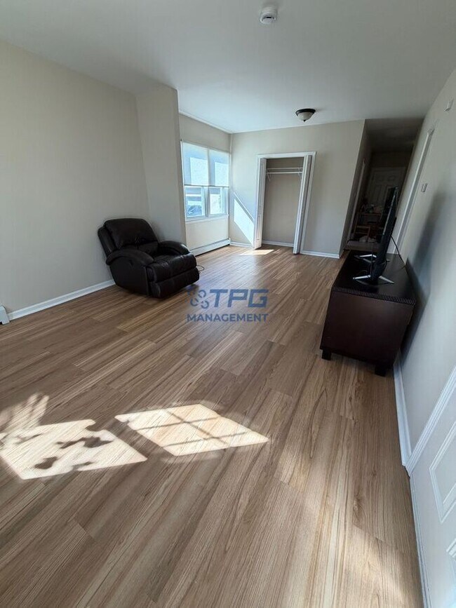 Foto del edificio - 112-114 Walter Street-114-1