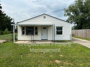 Building Photo - 2315 Nomad Ave