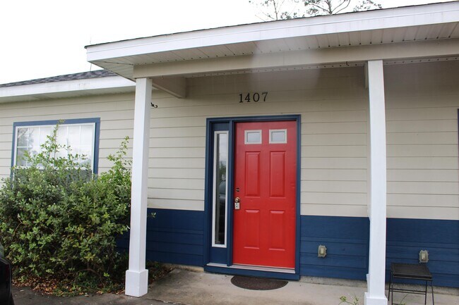 Building Photo - 1407 E 14th St