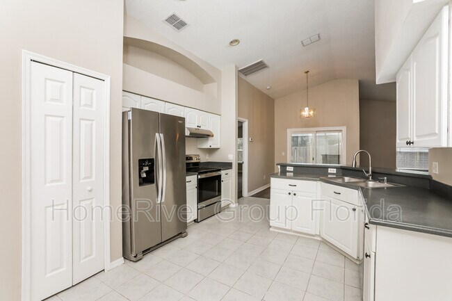 Building Photo - 524 Lancer Oak Dr