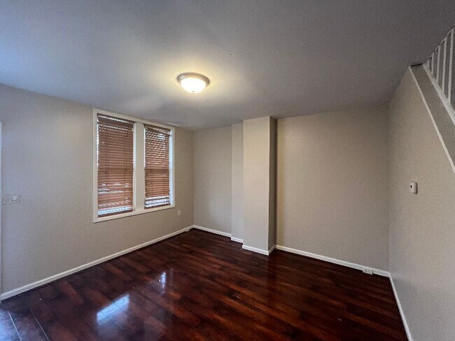 Foto del edificio - 1810 W 7th St