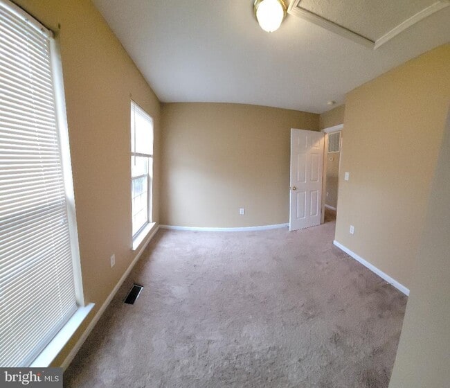 Building Photo - 8911 Leeds Ct