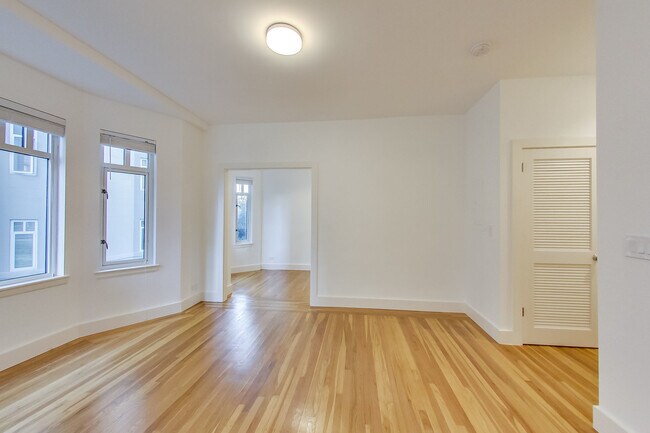 Building Photo - 1340 Lombard St