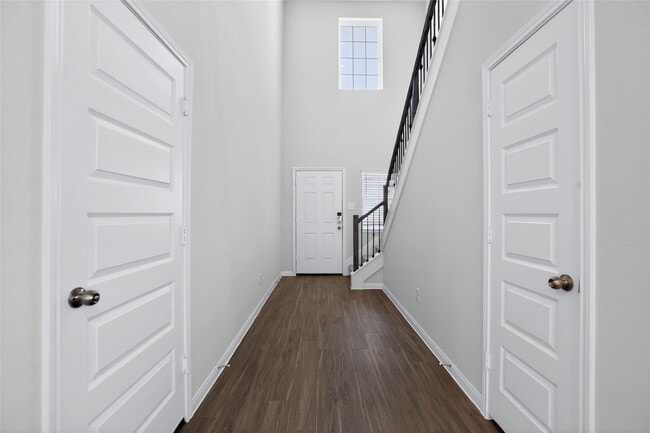 Building Photo - 2325 Whitefish Dr